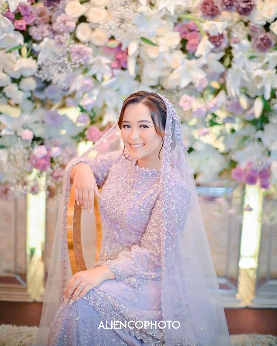 Baju dan makeup pengajian Syifa. (instagram.com/aliencophoto)