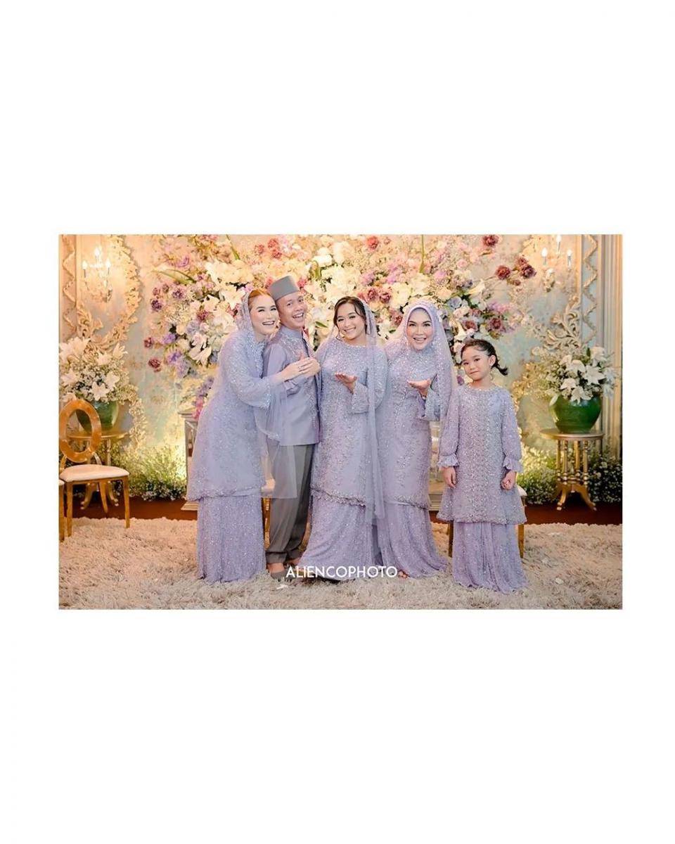 Baju dan makeup pengajian Syifa. (instagram.com/aliencophoto)
