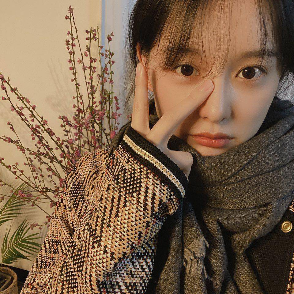 Kim Ji Won (instagram.com/geewonii)