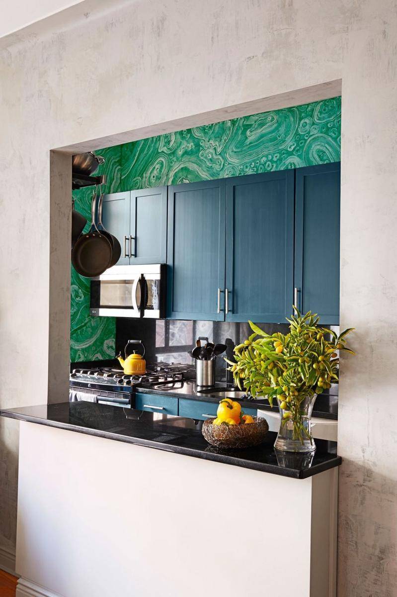 ilustrasi dapur mungil (THOMAS LOOF via housebeautiful.com)