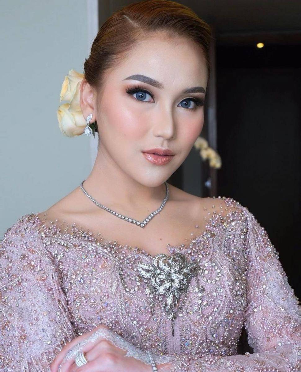 Resepsi adik Ayu Ting Ting (instagram.com/kriznafahrezi)
