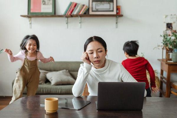 Segera Tolong! 5 Tanda Ibu Lelah Secara Fisik dan Mental