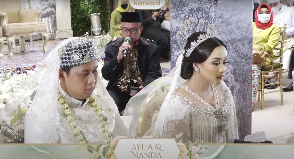 Baju dan makeup akad Syifa. (youtube.com/Assyifa Nuraini)