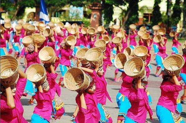 Tari Boran/ Instagram @jatimdotcom