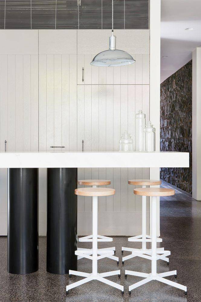 ilustrasi dapur mungil (HECKER GUTHRIE via housebeautiful.com)