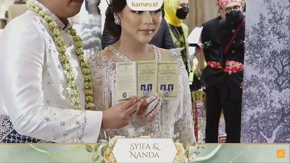 Akad nikah Syifa, adik Ayu Ting Ting dan Nanda. (YouTube.com/Kamaro id)