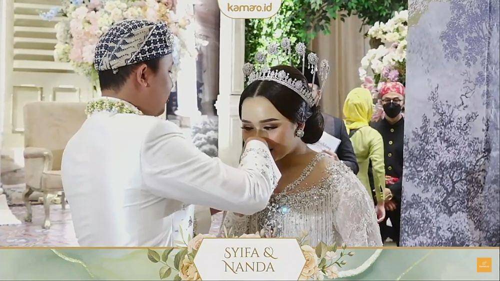 Akad nikah Syifa, adik Ayu Ting Ting dan Nanda. (YouTube.com/Kamaro id)