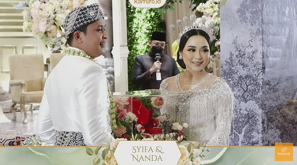 Momen akad nikah Syifa adik Ayu Ting Ting (YouTube.com/Kamaro id)