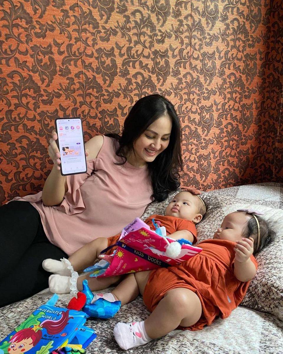 potret Talita bachtiar dan kedua anaknya (instagram.com/talitawb)