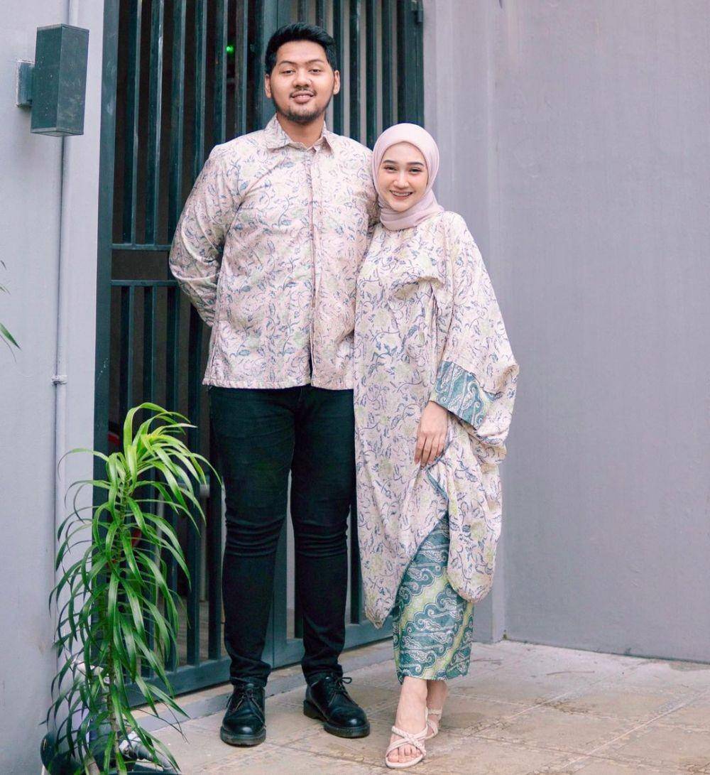 OOTD kondangan couple. (instagram.com/sin.sr)
