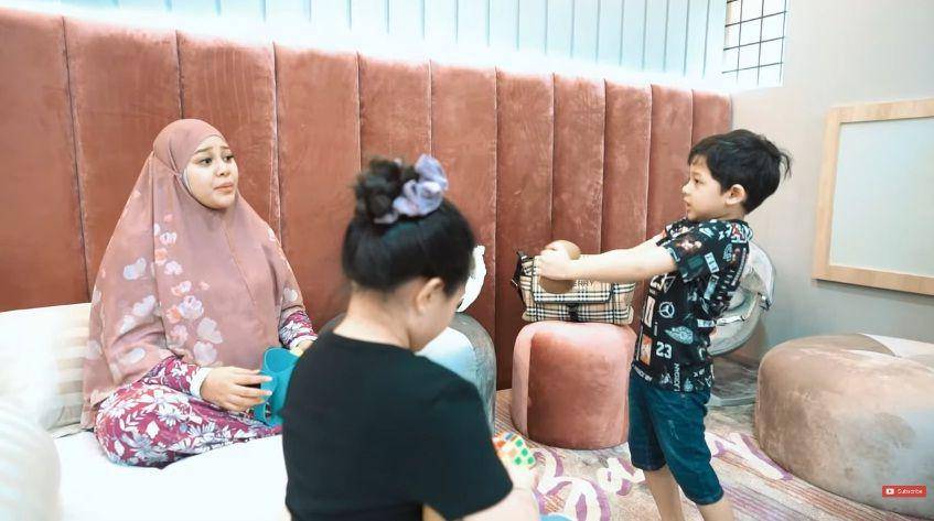 potret kamar tidur anak Atta Halilintar dan Aurel Hermansyah (youtube.com/AH)