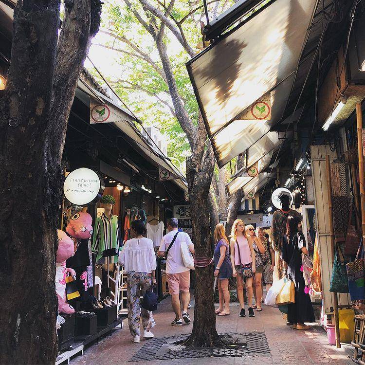 Chatuchak Weekend Market (instagram.com/m.low/)