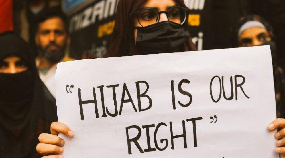Hijab is Our Right, semboyan yang digaungkan masyarakat India untuk menuntuk kebebasan berhijab. (twitter.com/Aashik Ameer)