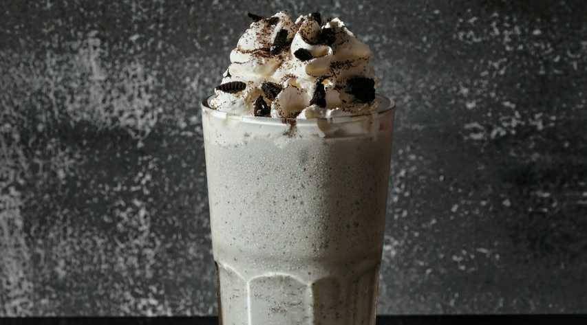 ilustrasi milkshake mint oreo (unsplash.com/Knight Duong)