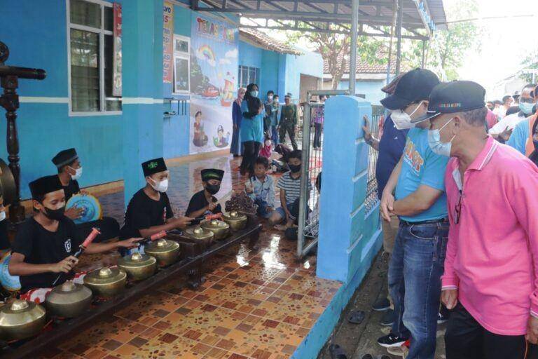 Permainan alat musik tradisional Talo Balak di pasar kreatif Rejomulyo, Metro (IDN Times/Istimewa)