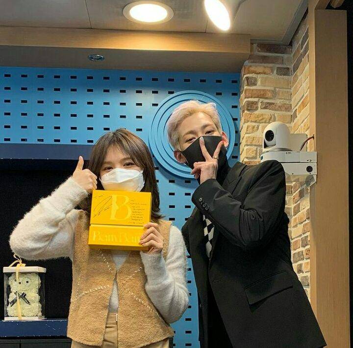 Wendy Red Velvet dan BamBam di SBS Wendy's Youngstreet (instagram.com/sbsyoungstreet)