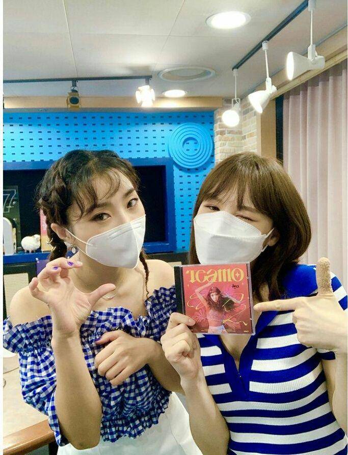 Wendy Red Velvet dan Minzy di SBS Wendy's Youngstreet (instagram.com/sbsyoungstreet)