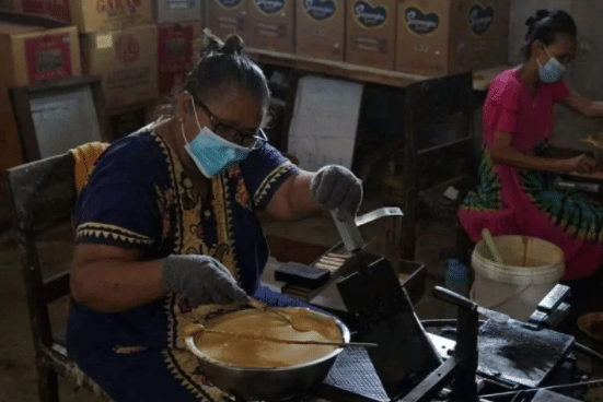 Pemkot Madiun mendorong para pelaku UMKM dan pekerja informal lainnya untuk menjadi peserta program Asuransi bagi Tenaga Kerja Sektor Informal Kota (Siaga Kita) bekerja sama dengan BPJS Ketenagakerjaan (Dok. Diskominfo Kota Madiun)