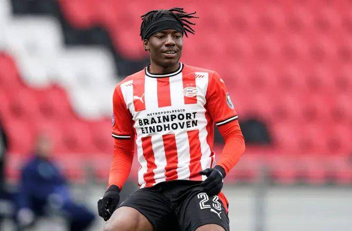 Noni Madueke (africafootunited.com)