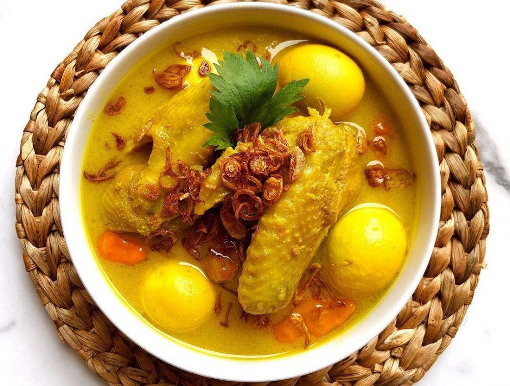 Resep Opor Ayam Kampung yang Gurih untuk Ide Makan Enak Hari Ini