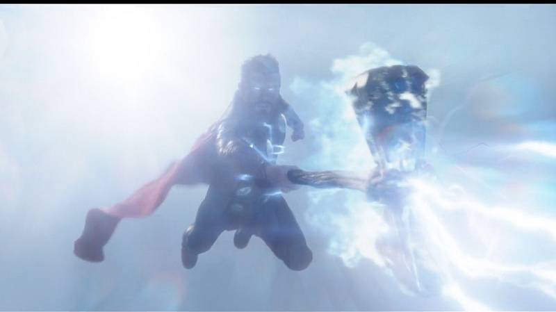 Fakta Thor Marvel - Awamnya Thor tidak bisa terbang, bisa melayang karena kekuatan Mjolnir