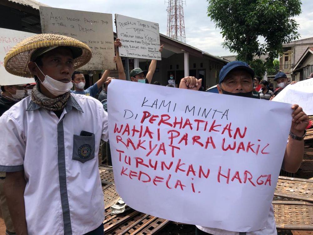 Harga Kedelai Tinggi, Perajin Tahu-Tempe Mogok Produksi Mulai Hari Ini