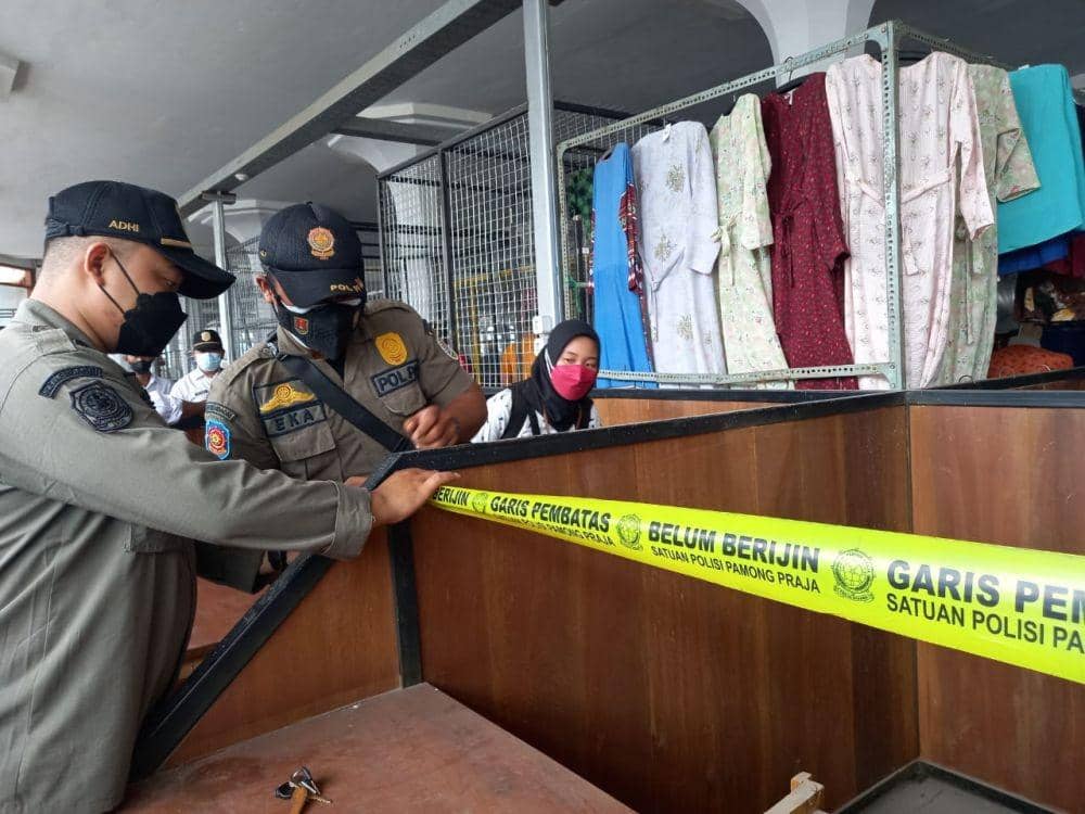 Belum Ditempati Pedagang, 109 Lapak di Pasar Johar Semarang Disegel