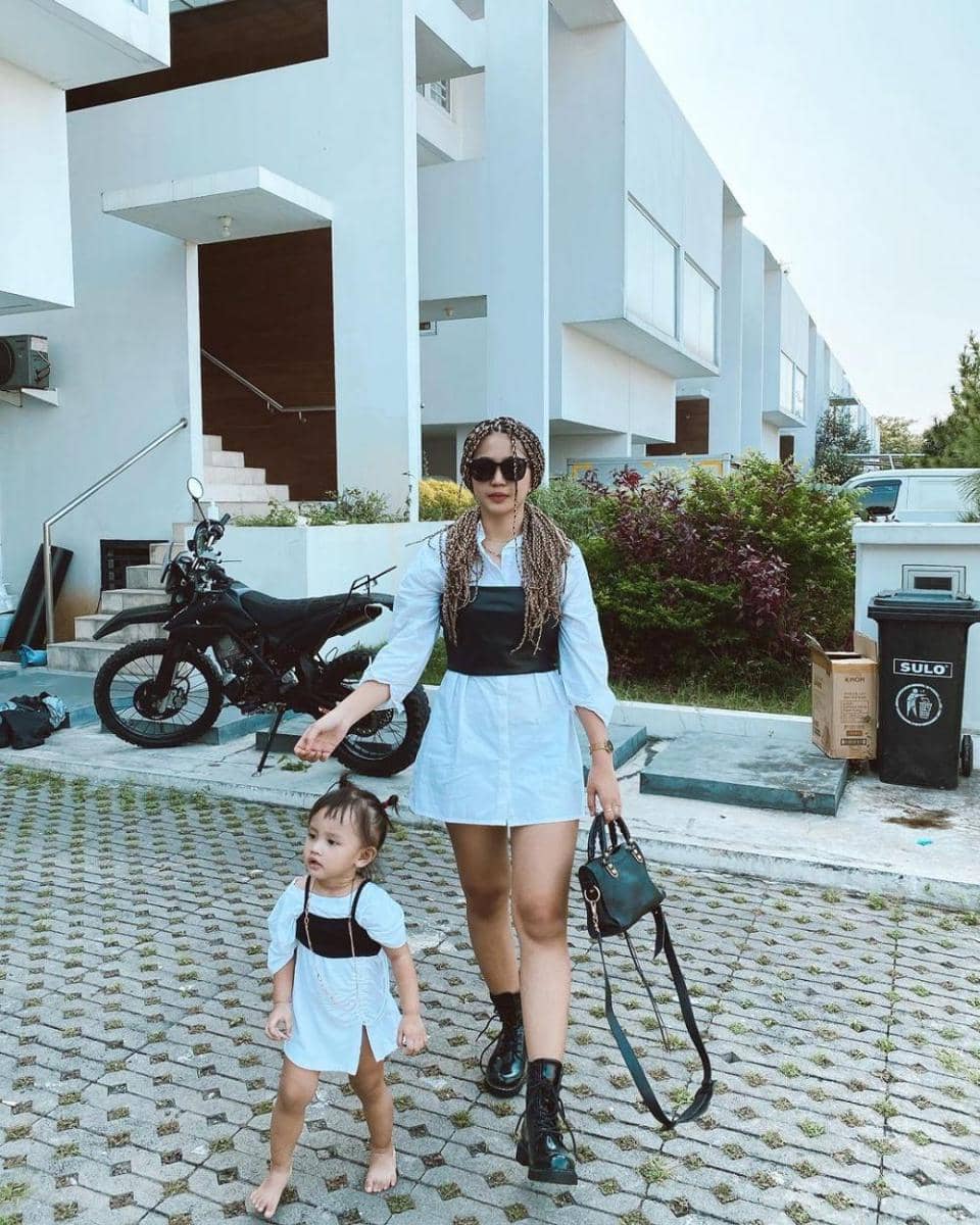 potret Eriska Naskesya dan Zaenab (instagram.com/eriskanakesya)