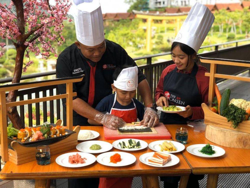 makanan khas Jepang (instagram.com/theonsenresortbatu)
