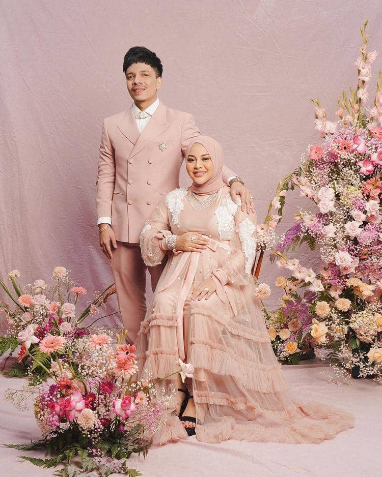 Maternity photo Aurel dan Atta. (Instagram.com/winstongomez)