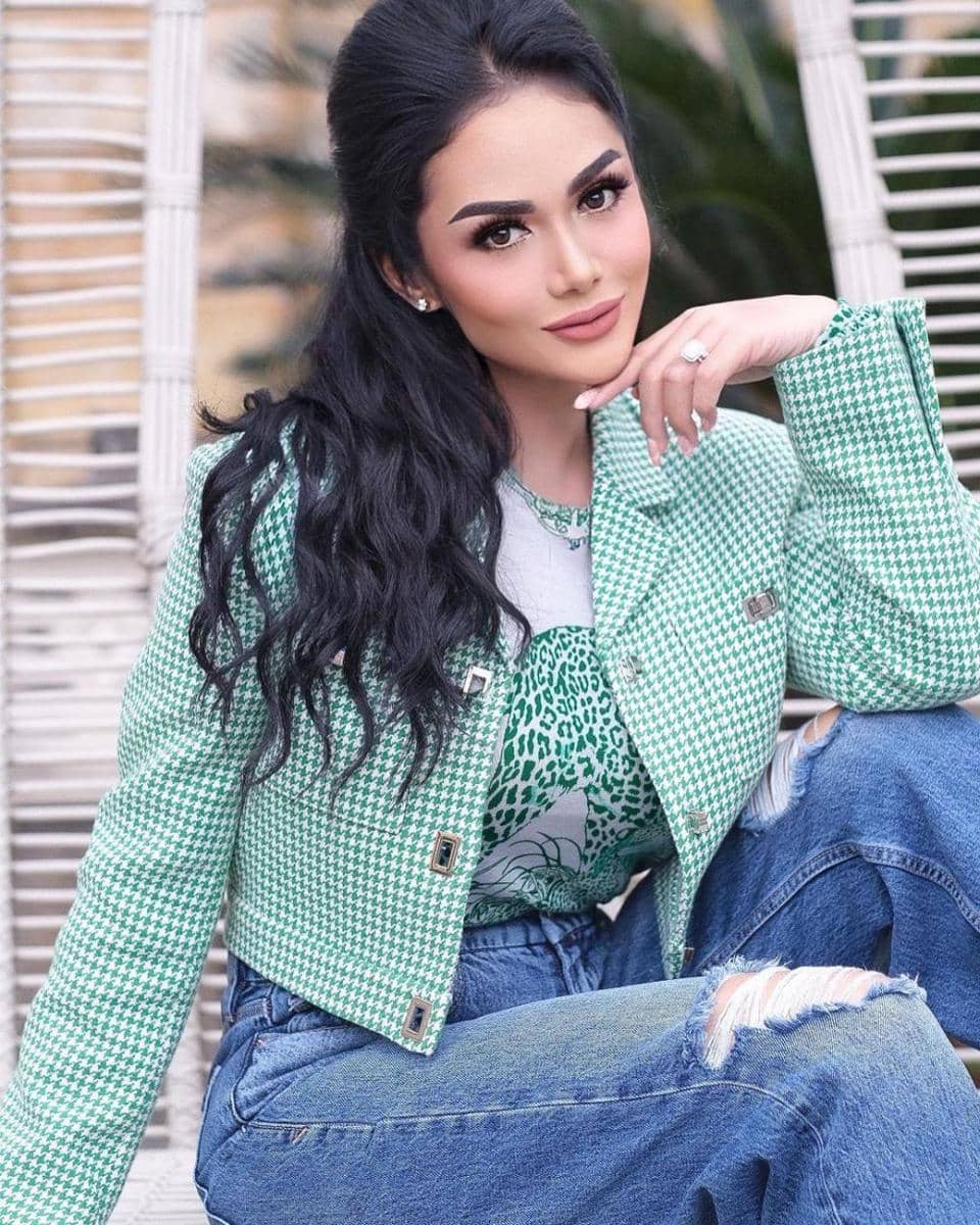 Krisdayanti (instagram.com/krisdayantilemos/)