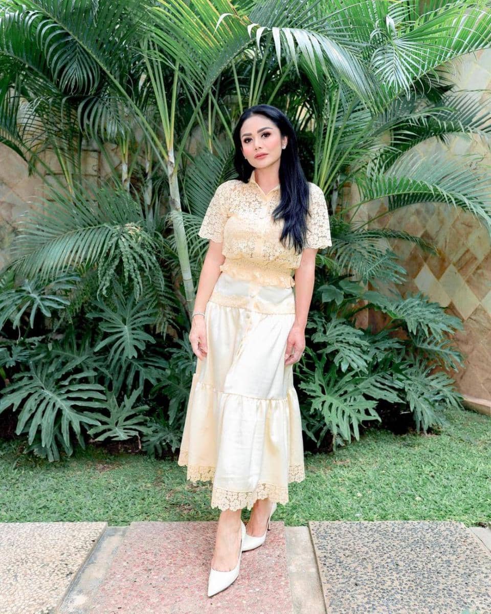 Krisdayanti (instagram.com/krisdayantilemos/)