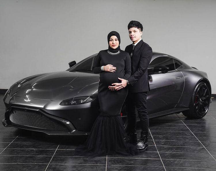 Maternity photo Aurel dan Atta. (Winston Gomez via Instagram.com/aurelie.hermansyah)