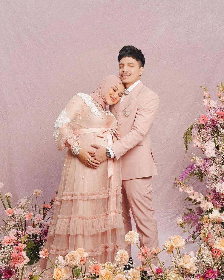 Maternity photo Aurel dan Atta. (Instagram.com/winstongomez)
