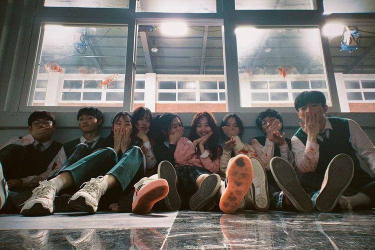 Para pemeran drama Korea All of Us are Dead (Instagram.com/leeyoum262)