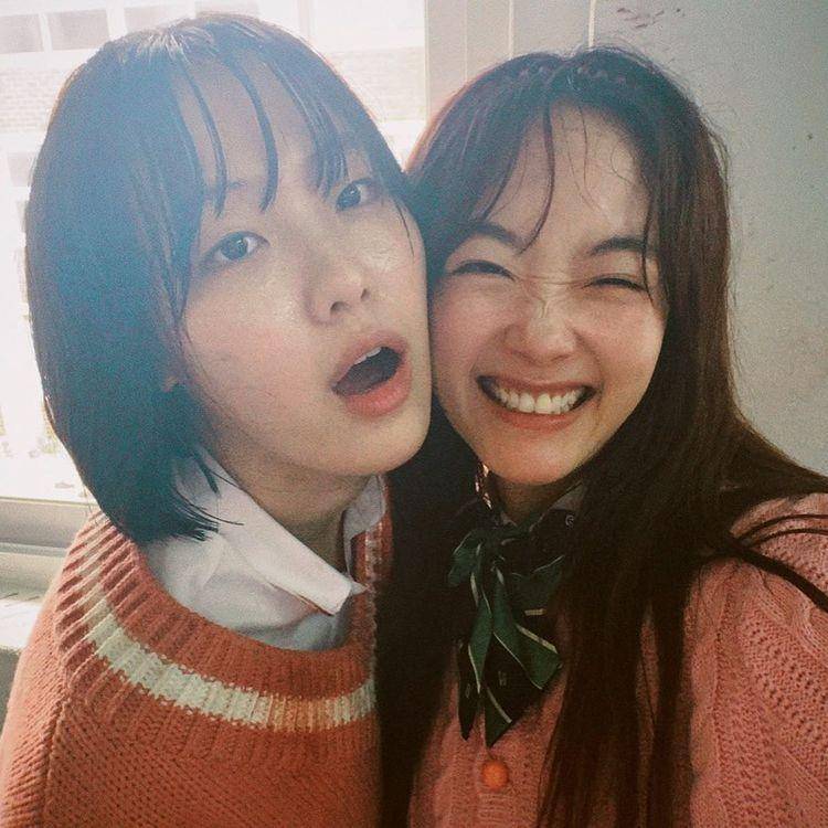 Kim Bo Yoon dan Lee Yoo Mi pemeran All of Us are Dead (Instagram.com/leeyoum262)