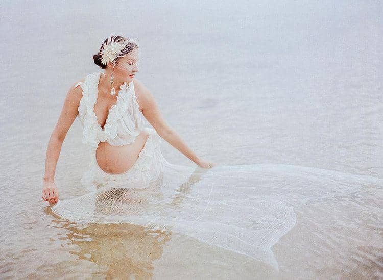 maternity shoot Nadine di Bali (instagram.com/nadinelist)