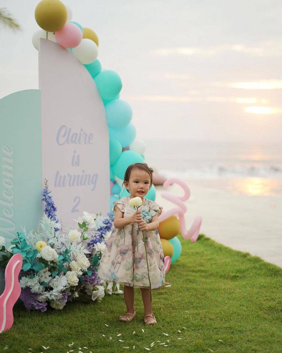 Claire Herbowo (instagram.com/shandyaulia)