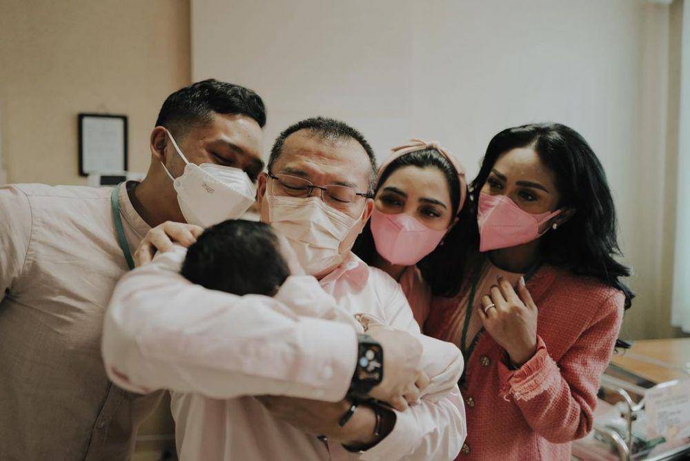 Potret Thariq Halilintar saat momen kelahiran Aurel (instagram.com/thariqhalilintar)