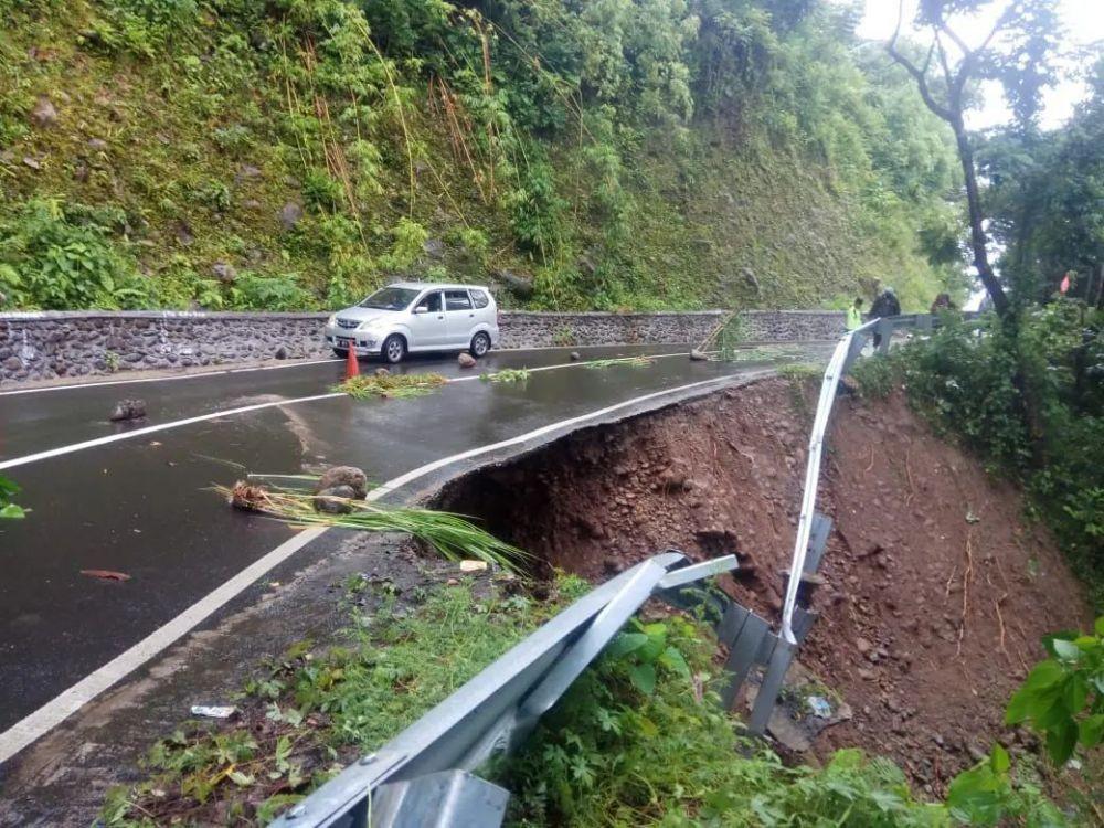 PUTR Sulsel Tangani Jalan Longsor di Poros Malino