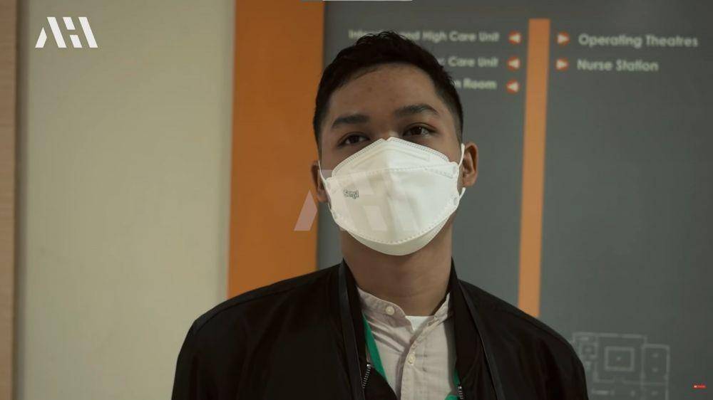 Azriel temani Aurel Hermansyah melahirkan (YouTube.com/AH/)