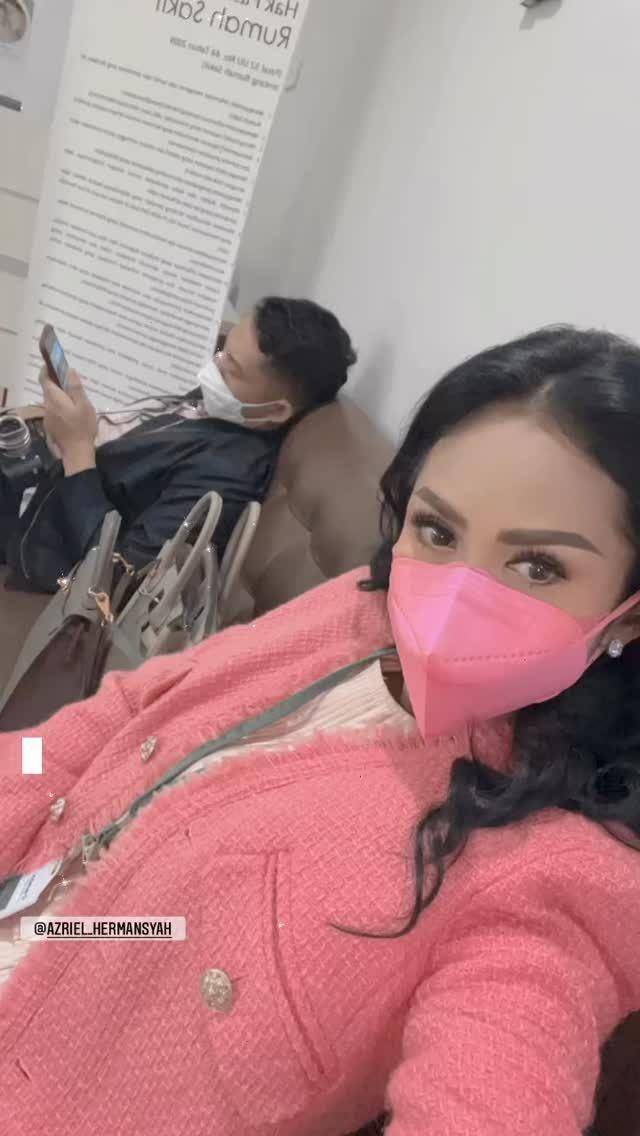Azriel temani Aurel Hermansyah melahirkan (Instagram.com/krisdayantilemos/)