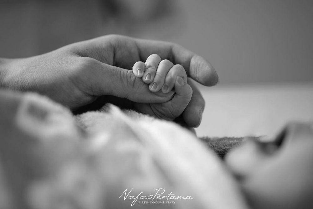 Perjuangan Aurel Hermansyah melahirkan. (instagram.com/nafaspertama)