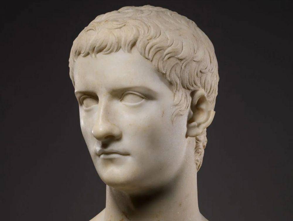 patung marmer kaisar Caligula (dok. The Metropolitan Museum of Art)