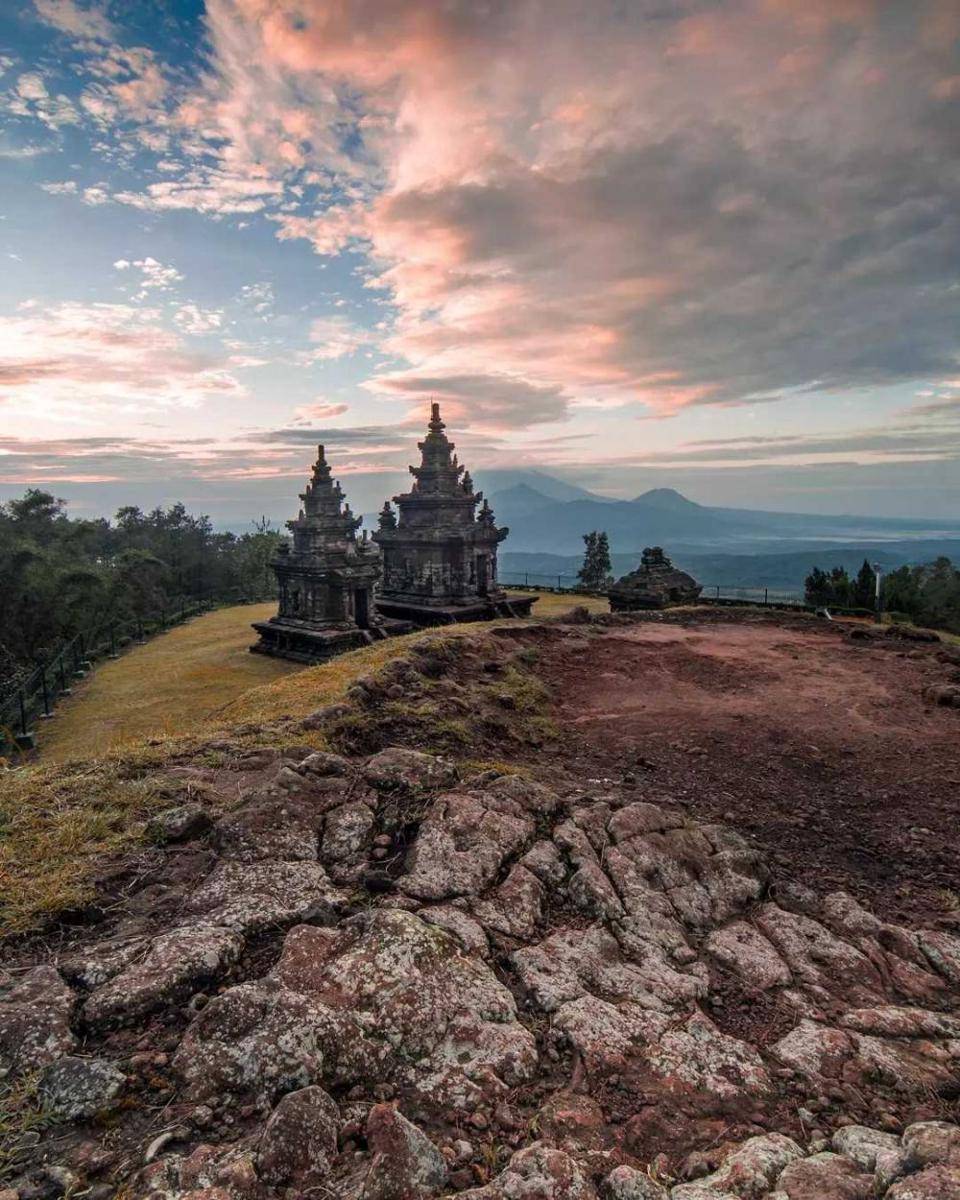 Candi Gedong Songo (instagram.com/riifography)