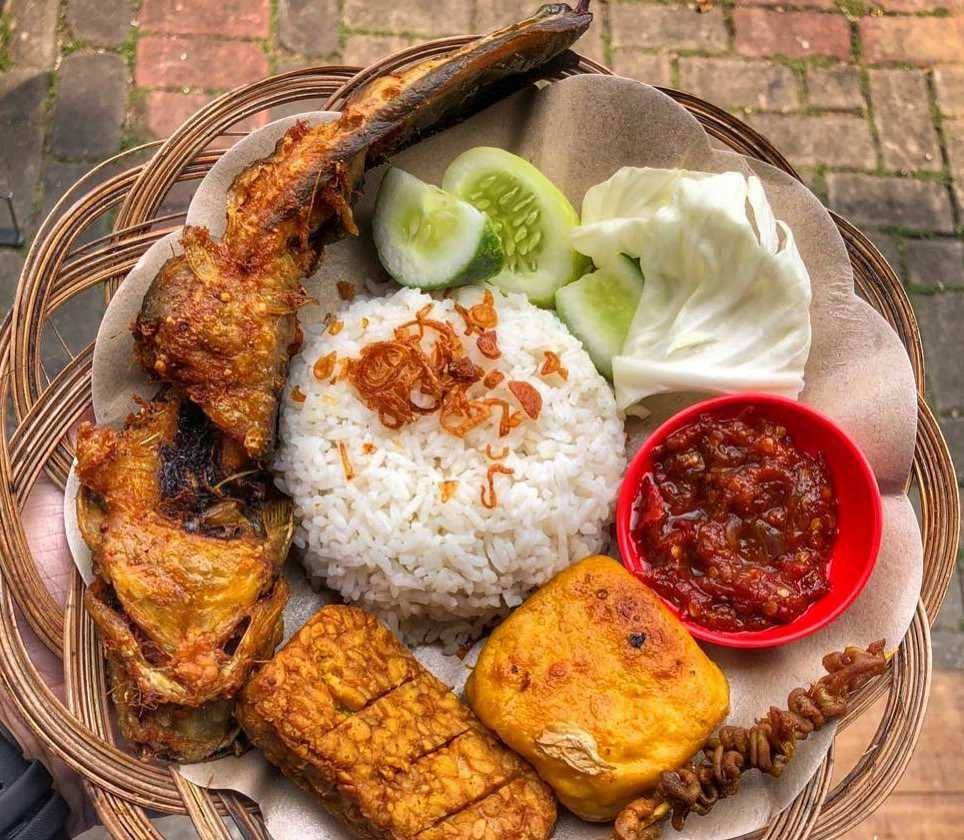 pecel lele (instagram.com/kardioversuskuliner)
