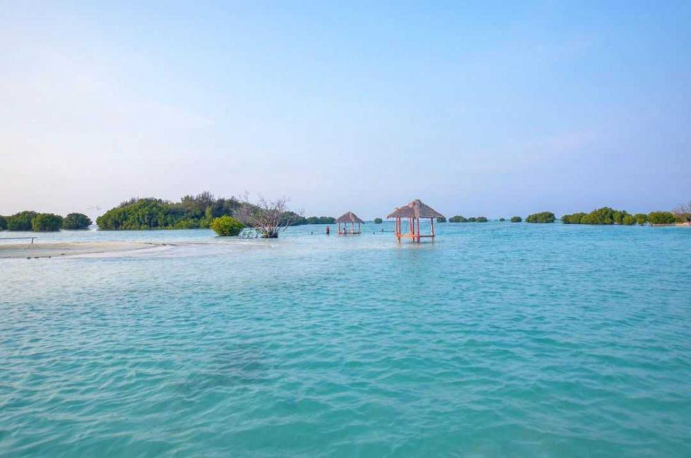 9 Potret Pantai Pasir Perawan, Wisata Menawan di Kepulauan Seribu