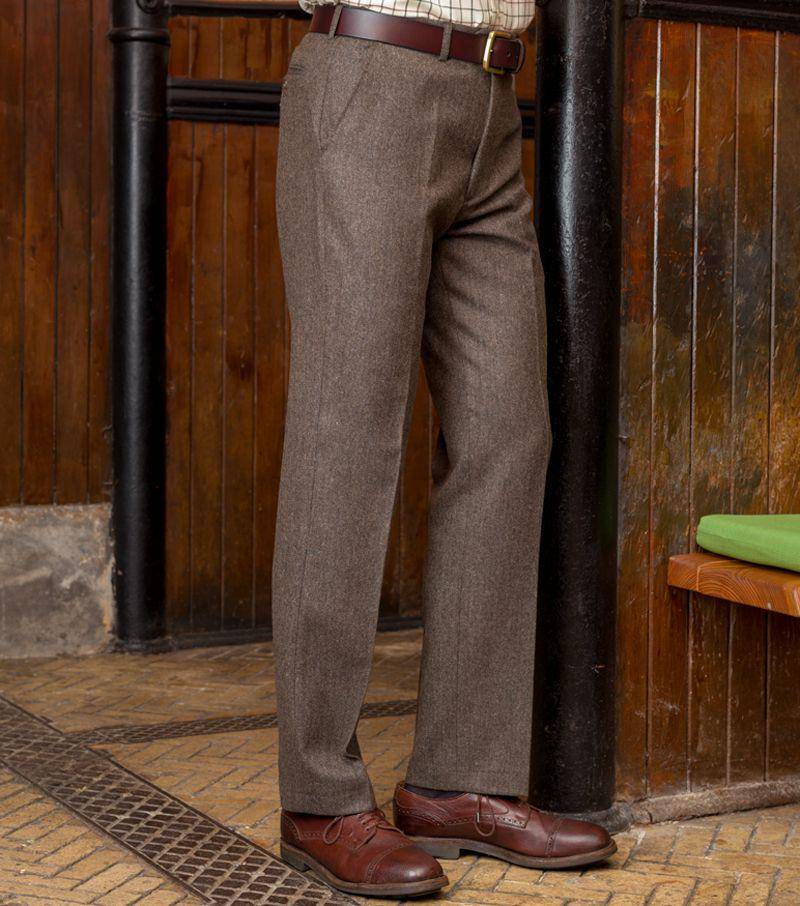 Ilustrasi wool trousers (fifecountry.co.uk)
