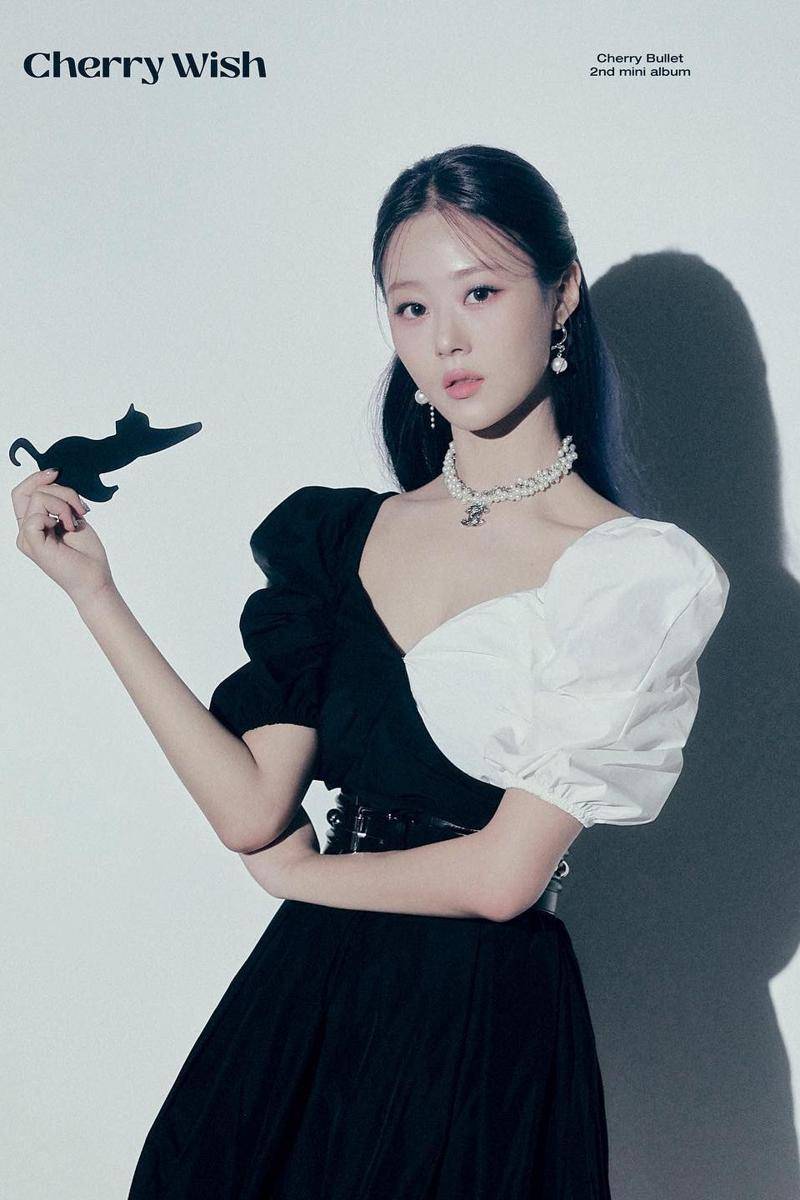 Chae Rin di concept photo mini album Cherry Wish (instagram.com/cherrybullet)