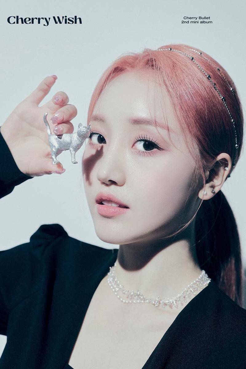 Hae Yoon di concept photo mini album Cherry Wish (instagram.com/cherrybullet)